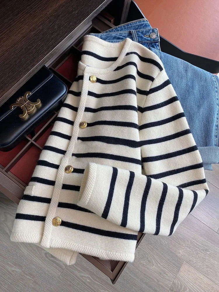 Autumn and winter Korean contrasting striped knitted cardigan