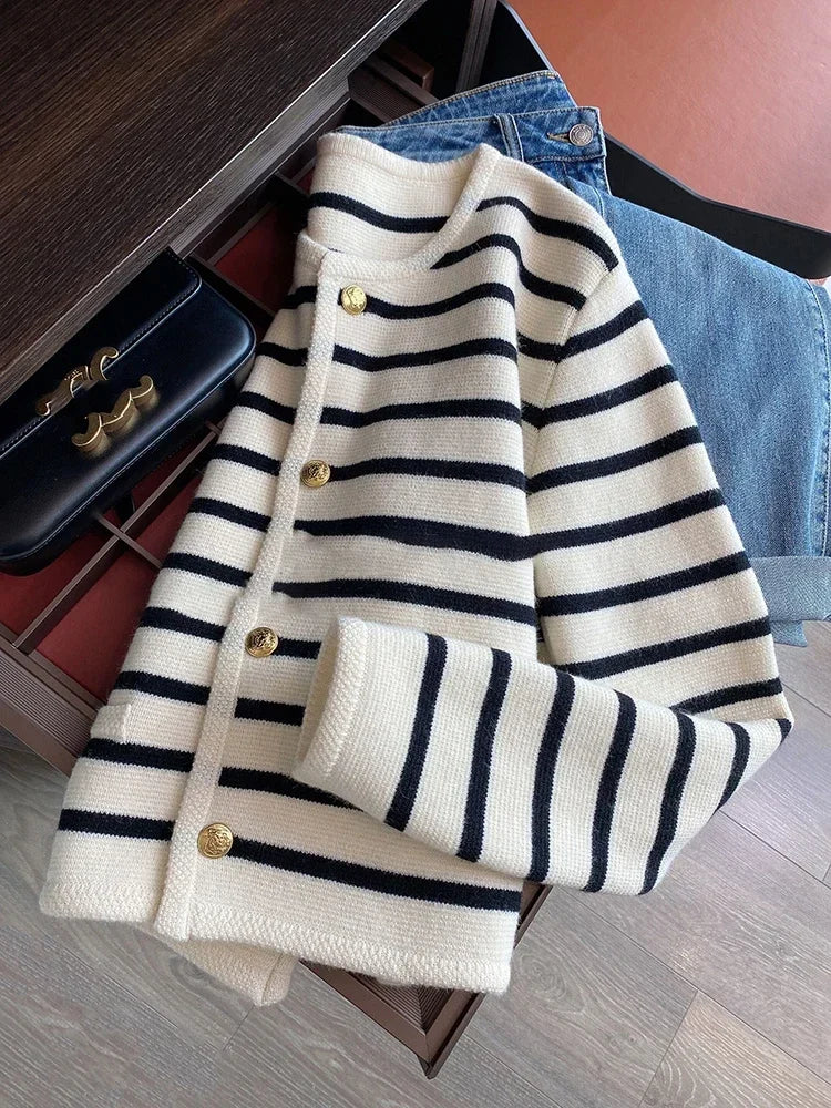 Autumn and winter Korean contrasting striped knitted cardigan