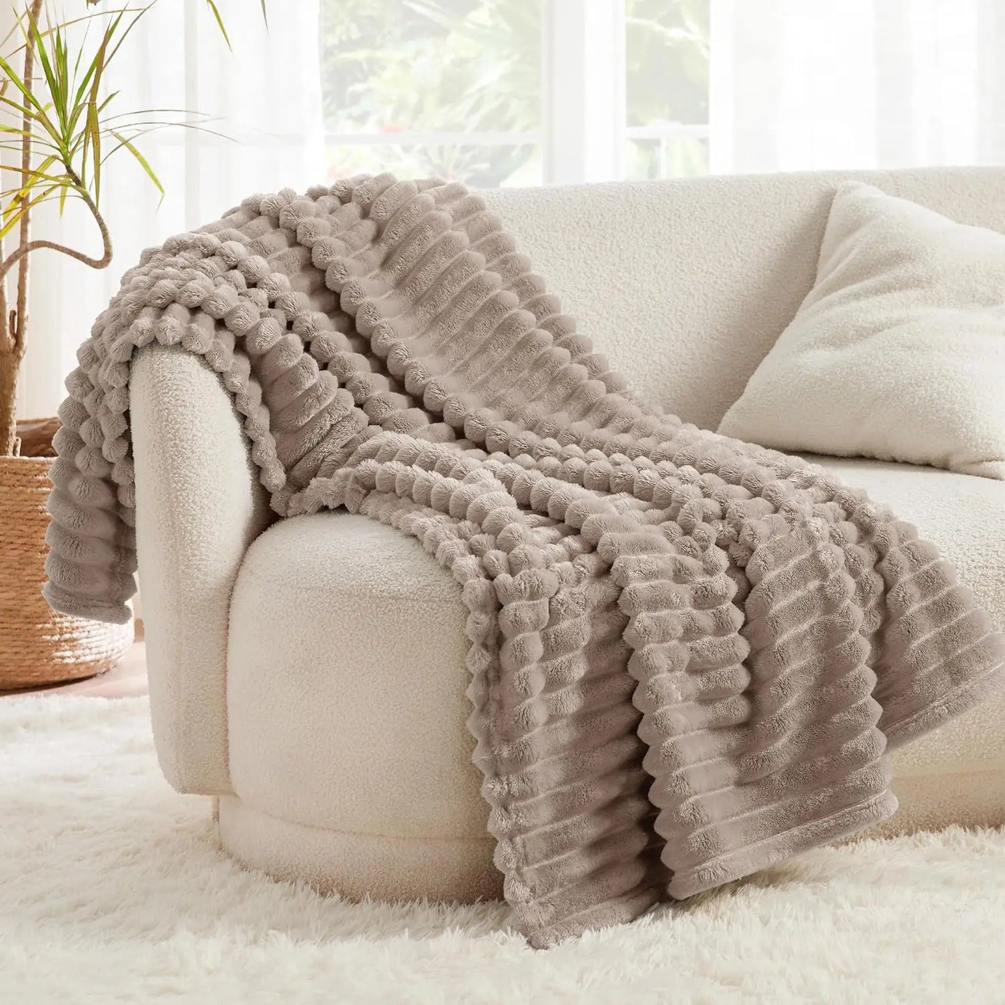 Bedsure Fleece Throw Blanket for Couch