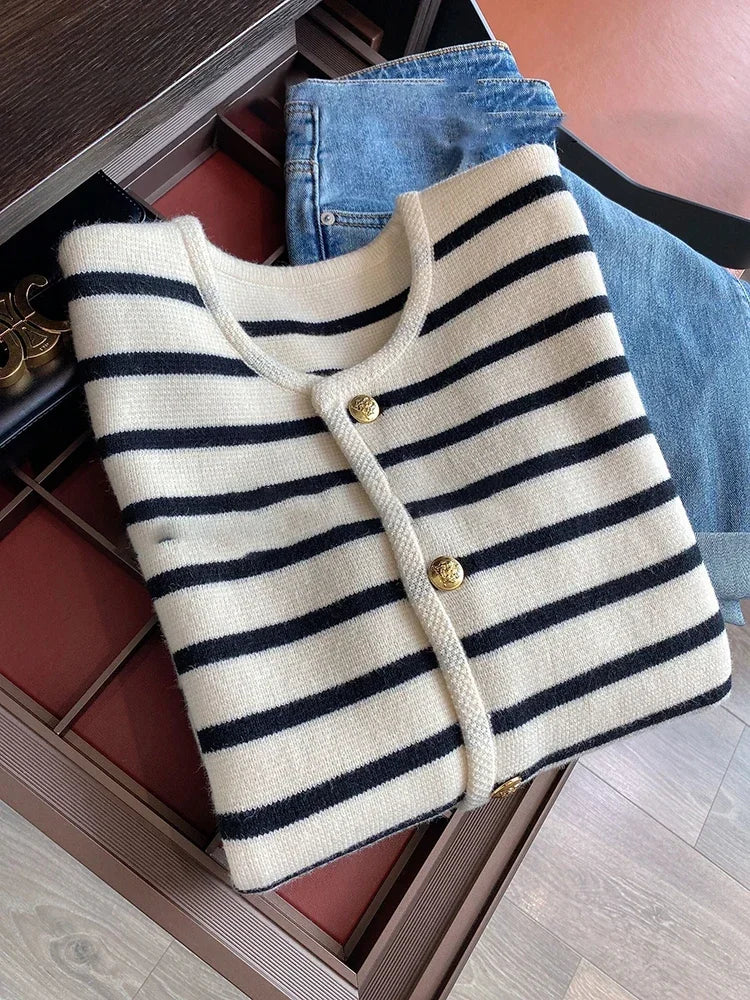 Autumn and winter Korean contrasting striped knitted cardigan